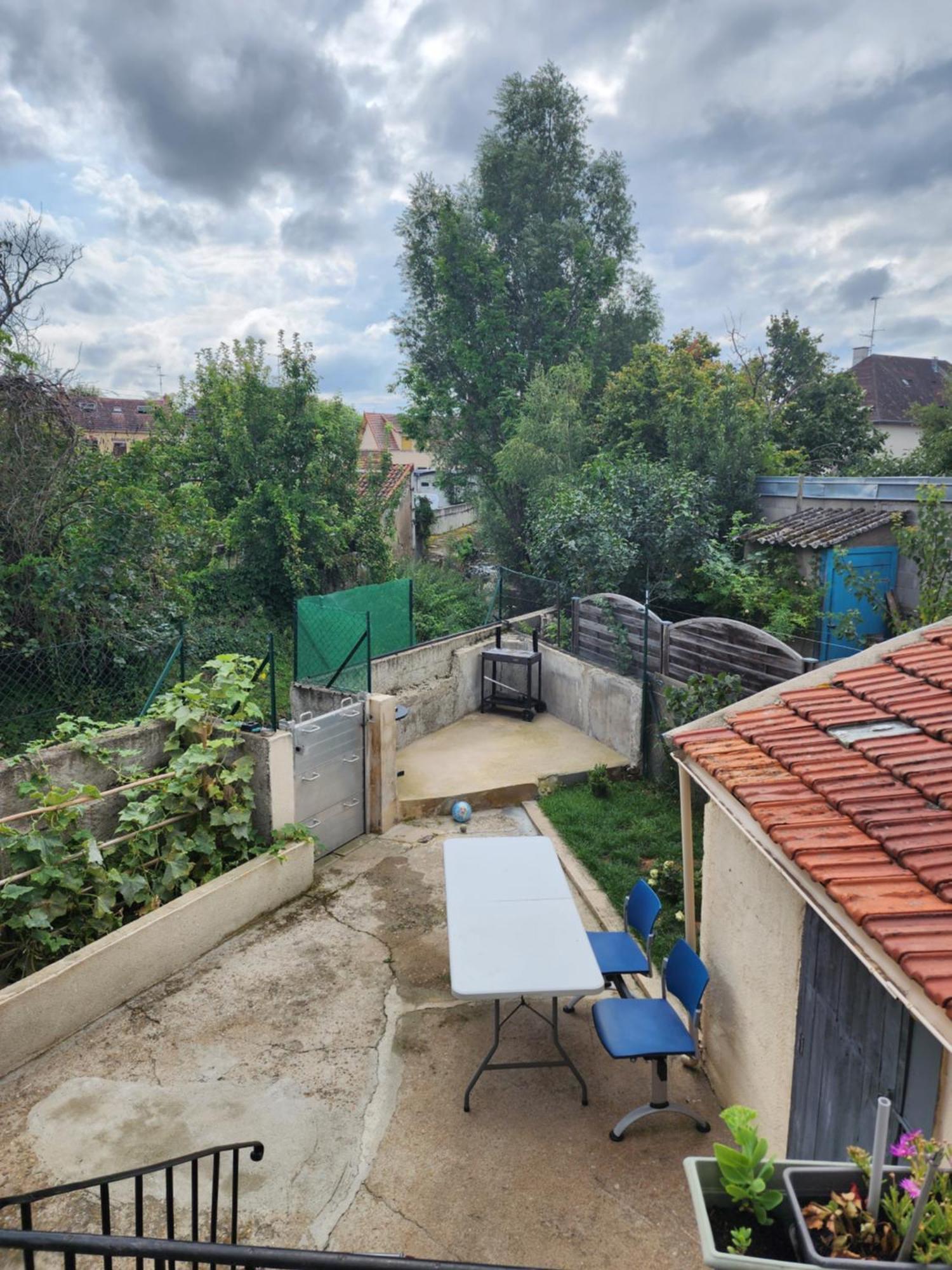 Appartement Duplex F2 Tout Confort Proche Centre Ville Avec Parking Gratuit Montluçon Exteriör bild